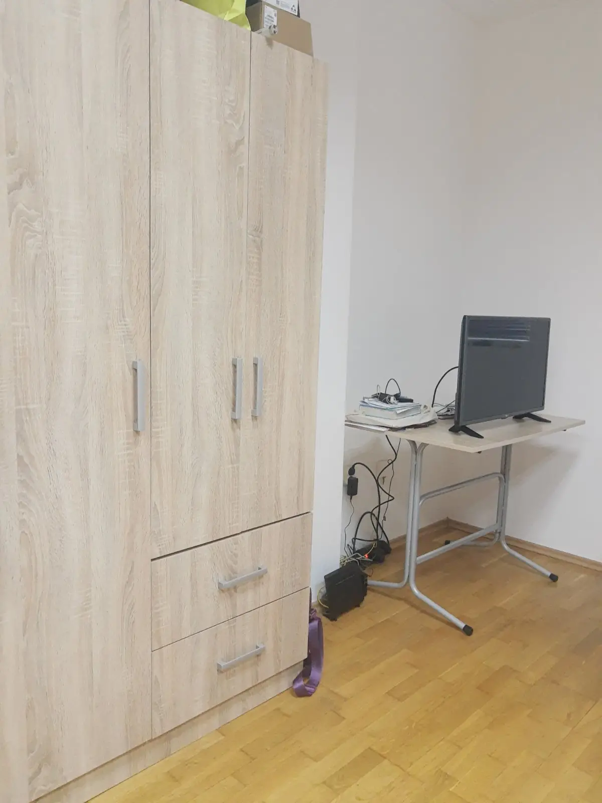 1702380870322 Tiha oaza u srcu Novog Sada: Renovirana garsonjera sa odvojenom kuhinjom u Centru