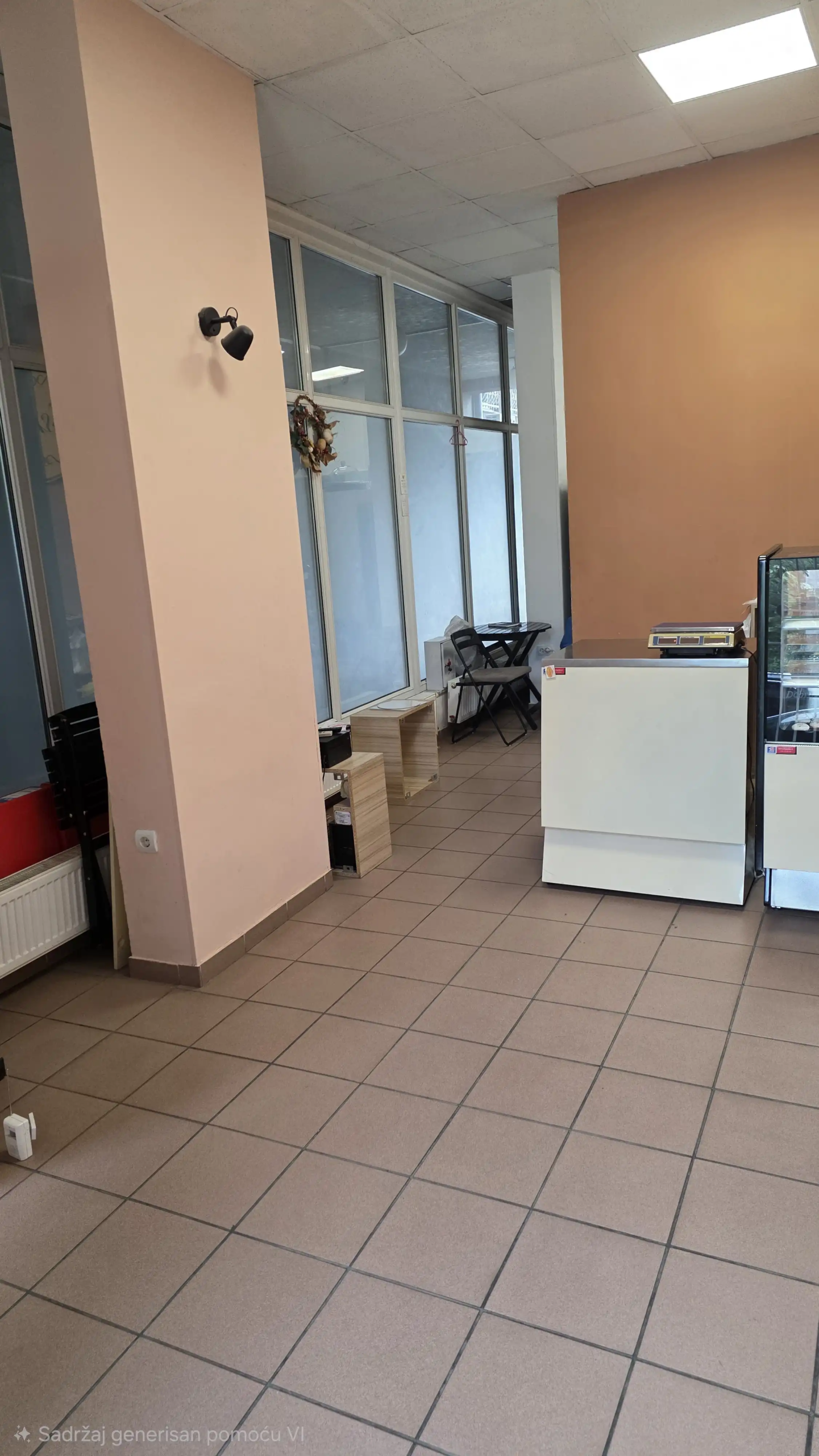 Ulicni lokal 88m2 Grbavica