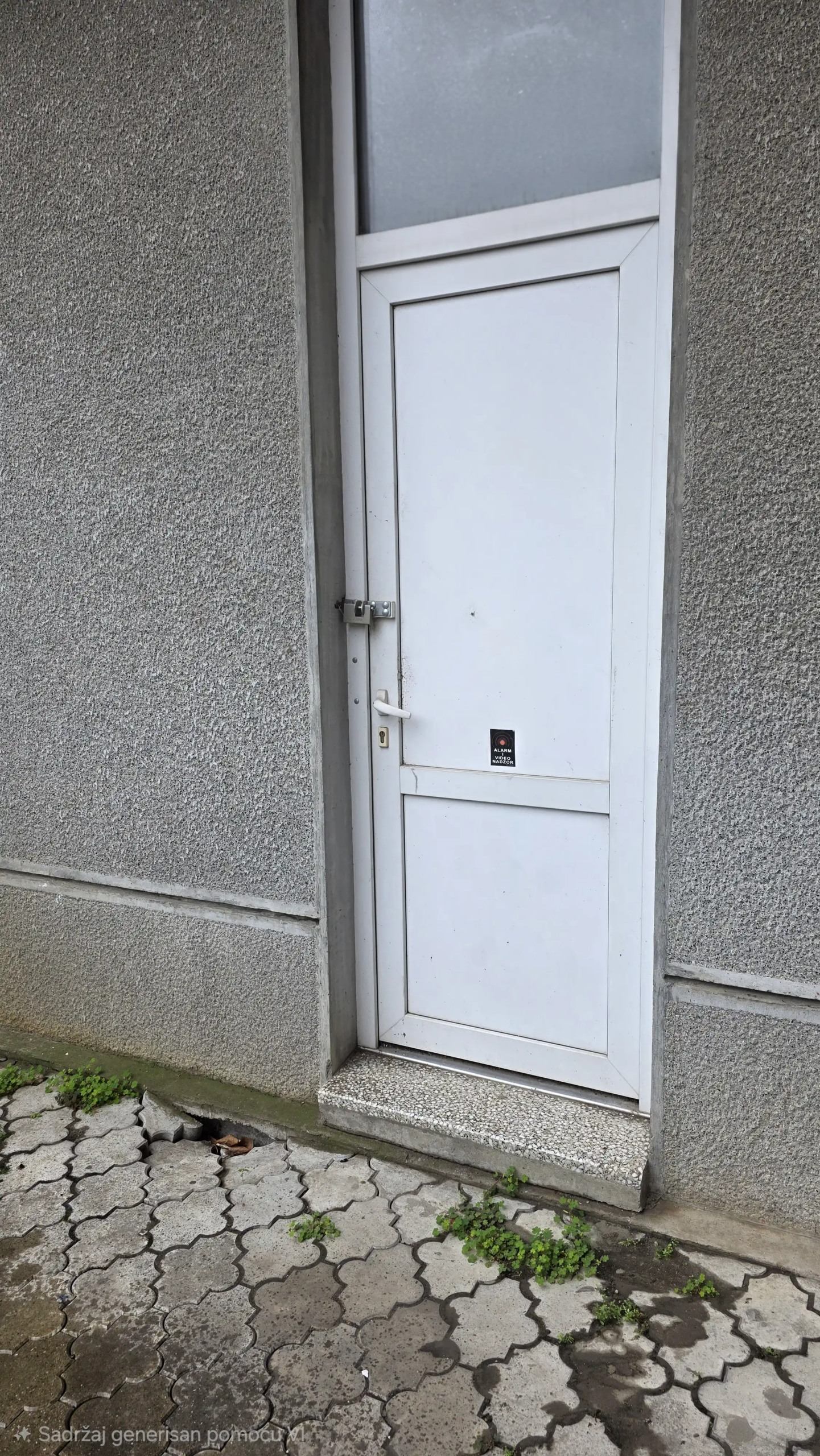 Ulicni lokal 88m2 Grbavica