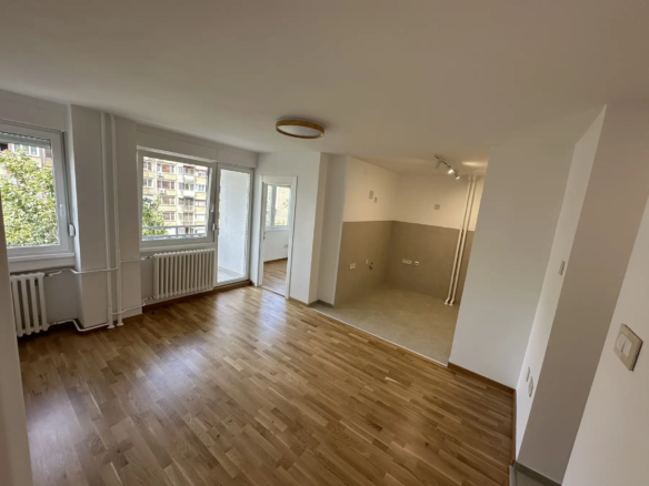 Fantastičan dvoiposoban 49m2 Bul.Oslobodjenja